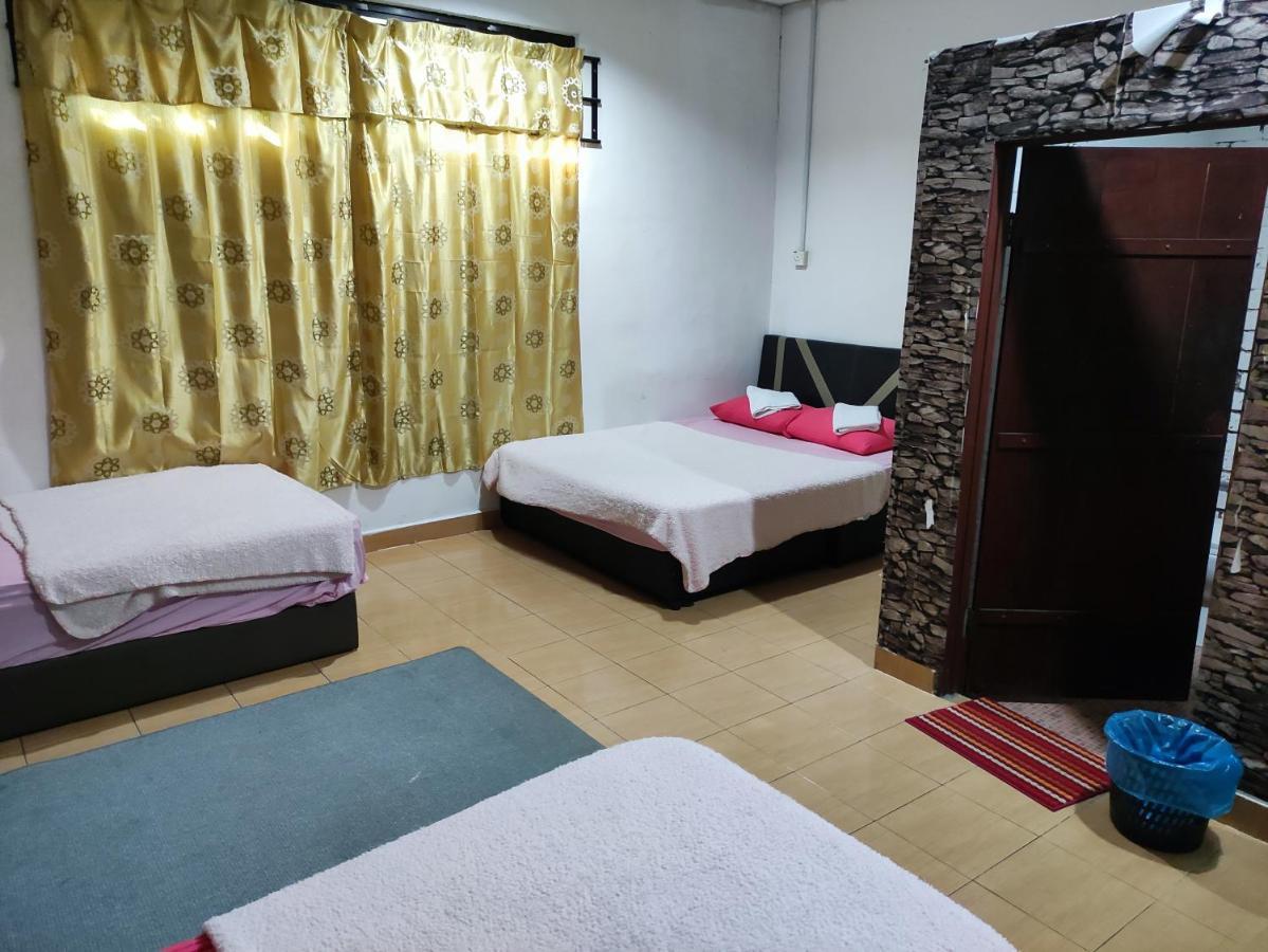 Kencana Guest House Pantai Cenang  Esterno foto