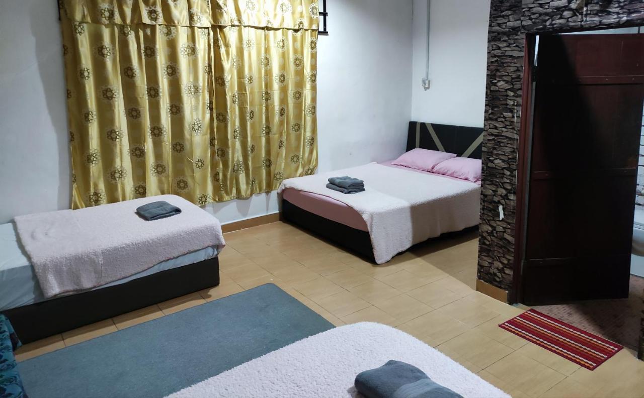 Kencana Guest House Pantai Cenang  Esterno foto