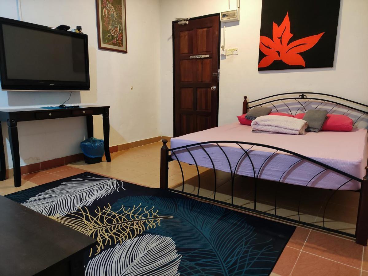 Kencana Guest House Pantai Cenang  Esterno foto