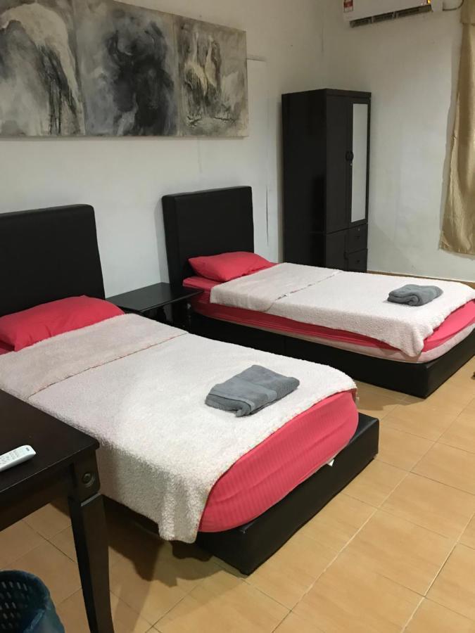 Kencana Guest House Pantai Cenang  Esterno foto