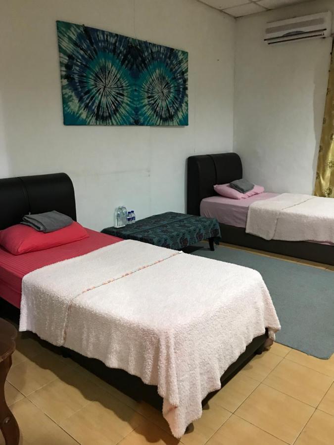 Kencana Guest House Pantai Cenang  Esterno foto