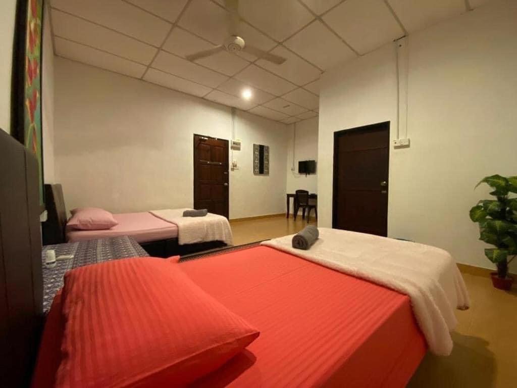 Kencana Guest House Pantai Cenang  Esterno foto